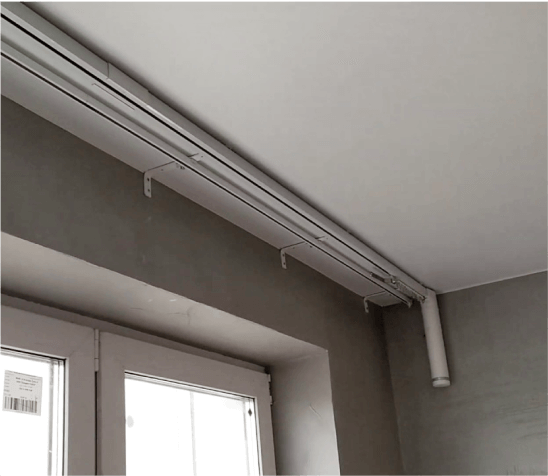 Потолок с электрокарнизом